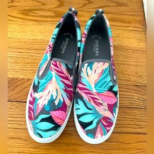 New women Sperry sneakers size 11